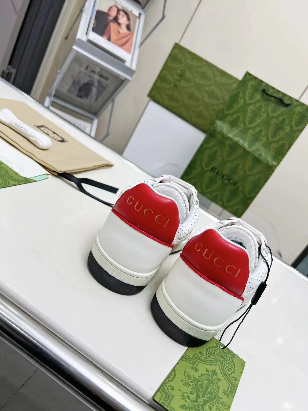 P620 💞💞Gucci G Home’s latest popular sports shoes, couple’s style, casual, retro white shoes 🌸🌸🌸 New popular series. The exquisite and compact interlocking double G logo romantically interprets the aesthetic concept of this series. Made of off-white leather, retro inspiration is cleverly blended into the sneaker design to reinterpret the brand logo. Exquisitely packaged at the delivery counter 🛍📦 ▪️Fabric: Original custom-made imported first-layer cowhide leather ▪️Lining: Original custom-made imported cowhide lining ▪️Outsole: Original molded two-color TPU outsole ▪️Size: Women's 35-40 / Men's 39-45